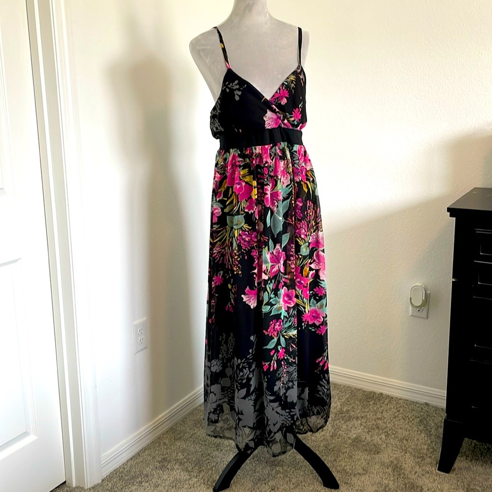 Mistigue Aura size large dark floral dress.